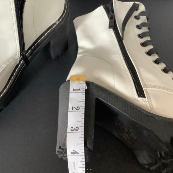 Women’s White Lace-Up Chunky Combat Ankle Boots. Sz 7. Never worn. - Picture 8 of 8